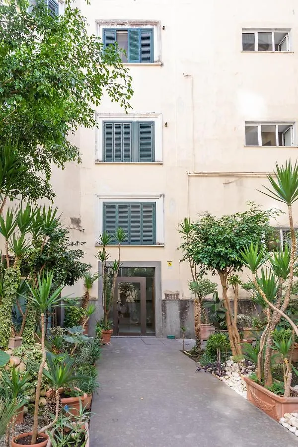 Guest house May Flower Luxury Naples